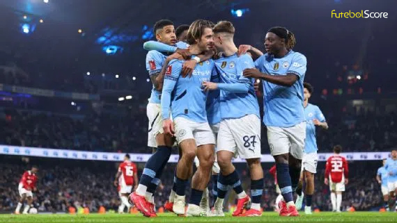 Hat-trick, fim da série de derrotas, vitória histórica: Man City goleia o Salford City na Copa da Inglaterra